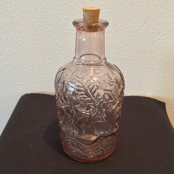 Vintage, Libbey, Pink Floral embossed Decanter. 8” H - Picture 3 of 12